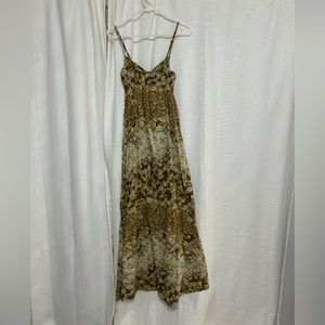 H & M size 4 green flower pattern adjustable strap dress